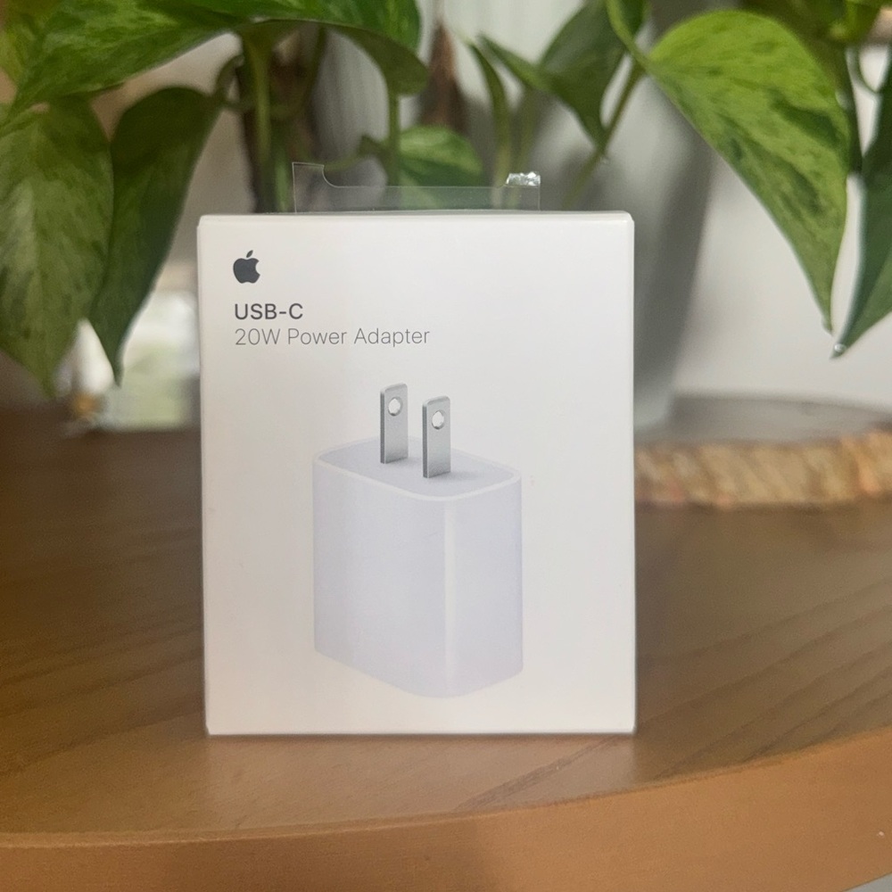 Apple 20W USB-C Power Adapter/Charger